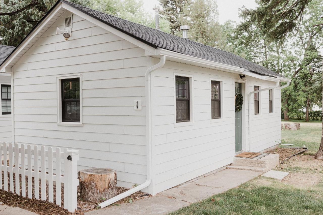 Spearfish Cottages Exterior photo